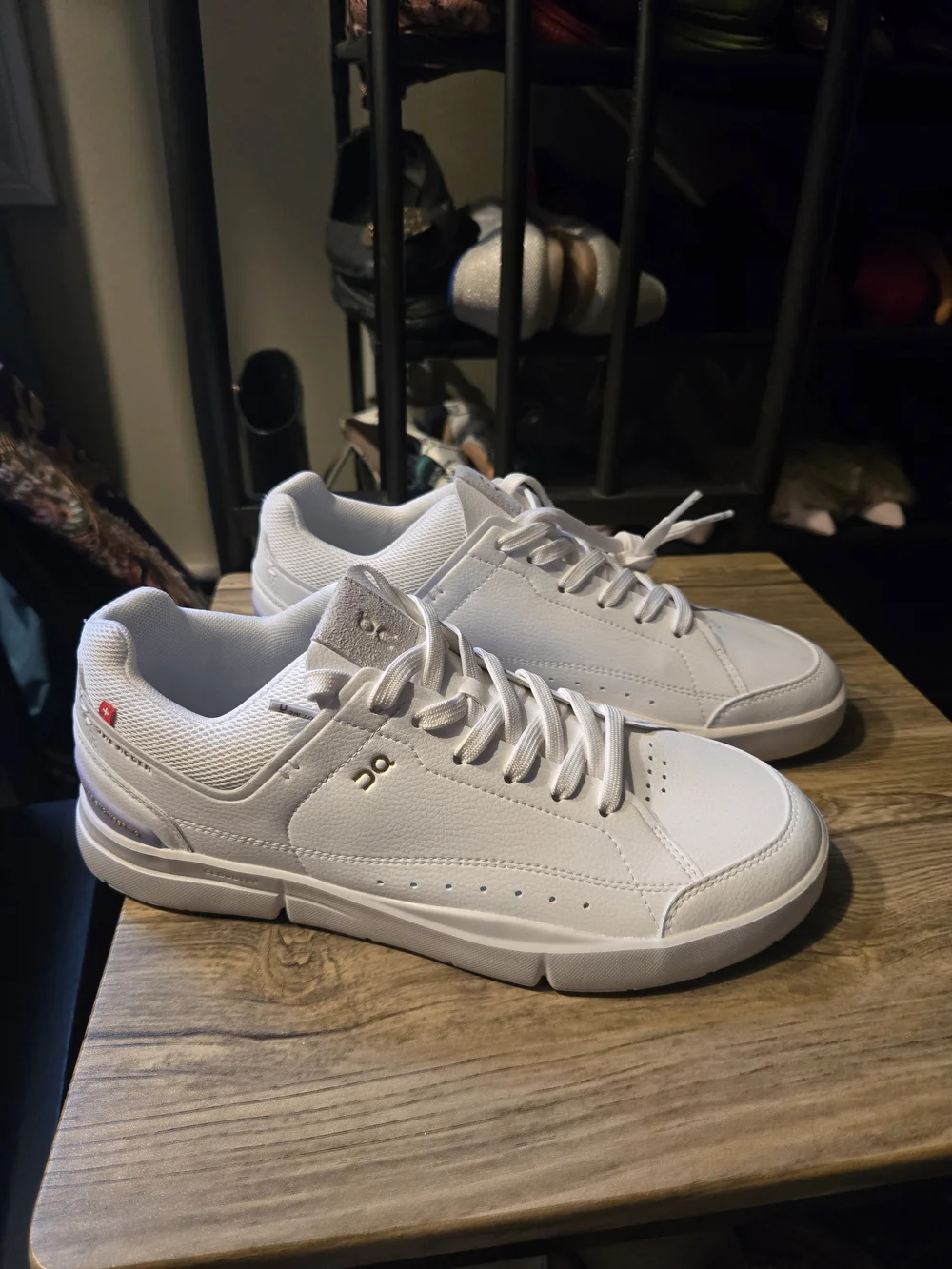 On Running Women’s White Low-Top Sneakers w/ Purple Accent Sz 10 New